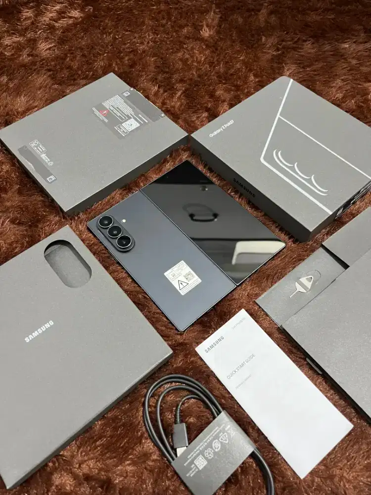 Samsung Z Fold 7 12/256GB SEIN Open Box - JetBlack