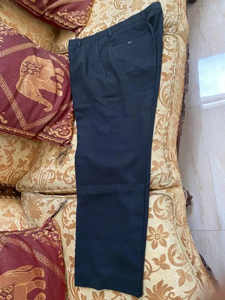 Celana kain preloved brand mall