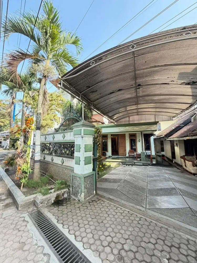 Bismillah jual rumah megah pinggir jalan raya utama kota batu