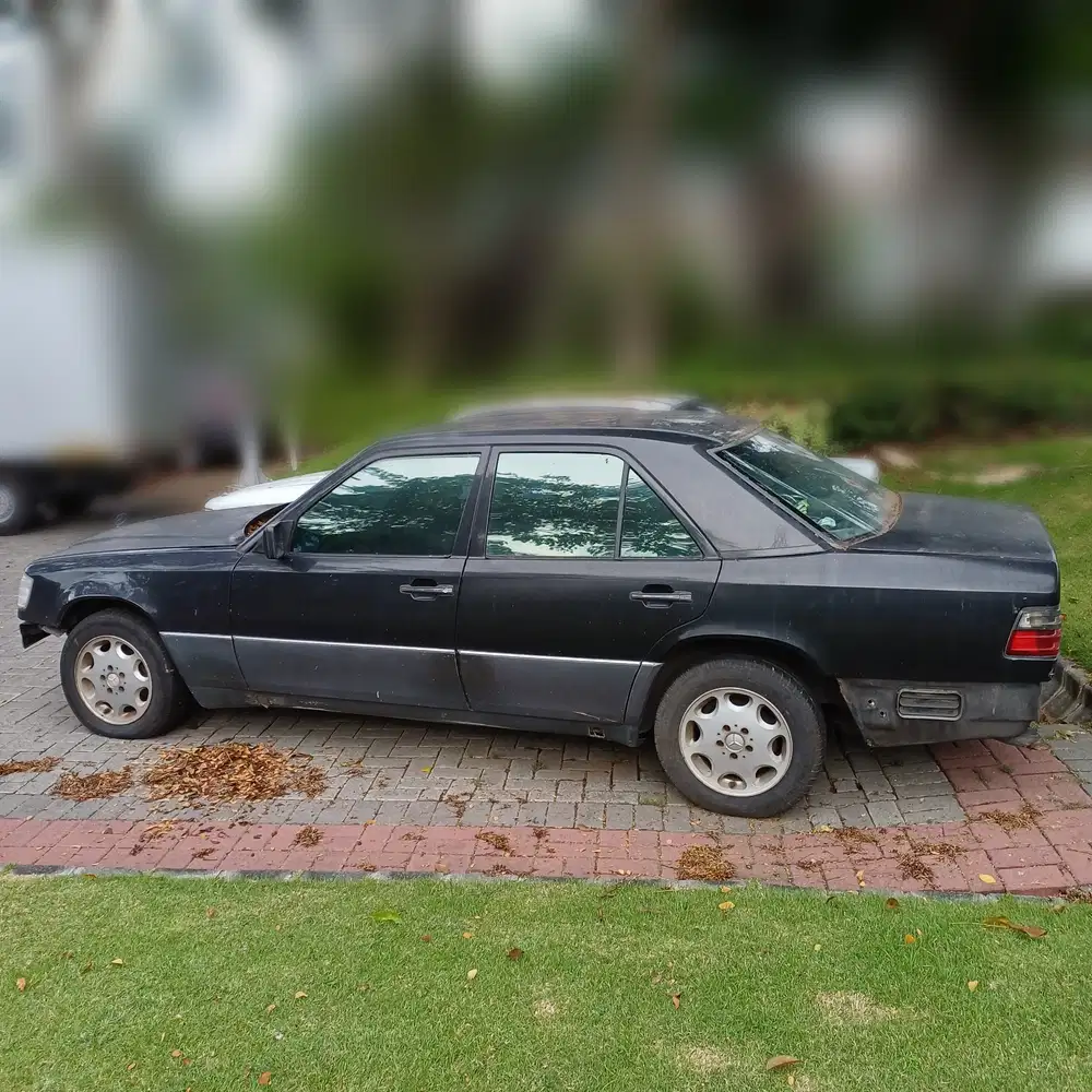 Mercedes-Benz E300 1987 Bensin