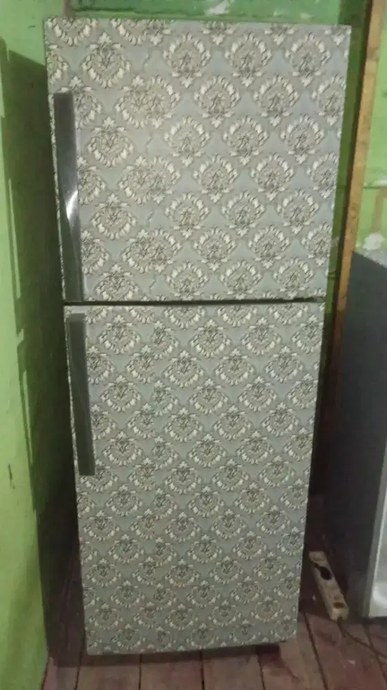 Kulkas 2pintu Samsung inverter siap pakai.