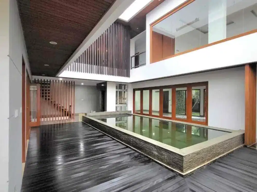 Rumah Pondok Indah Tropical Garasi 5 mobil