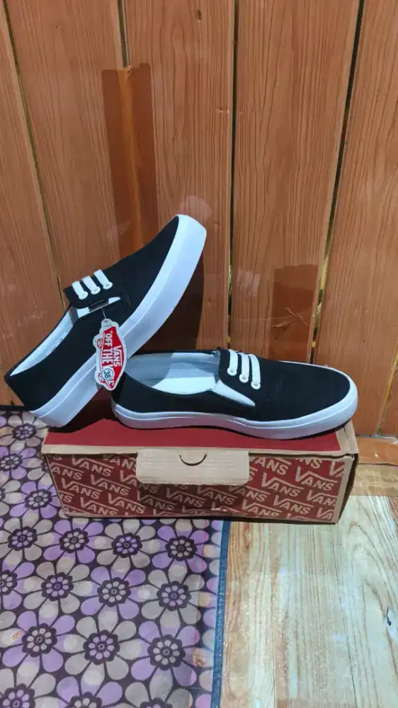 SEPATU VANS WANITA