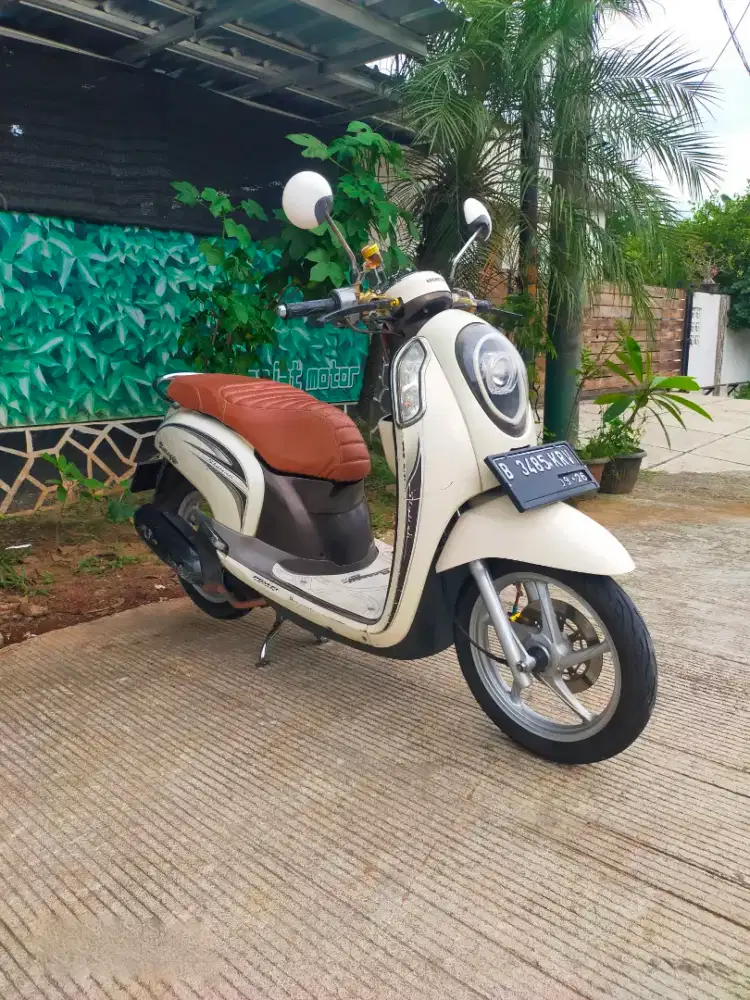 SCOOPY STYLISH CAKEP