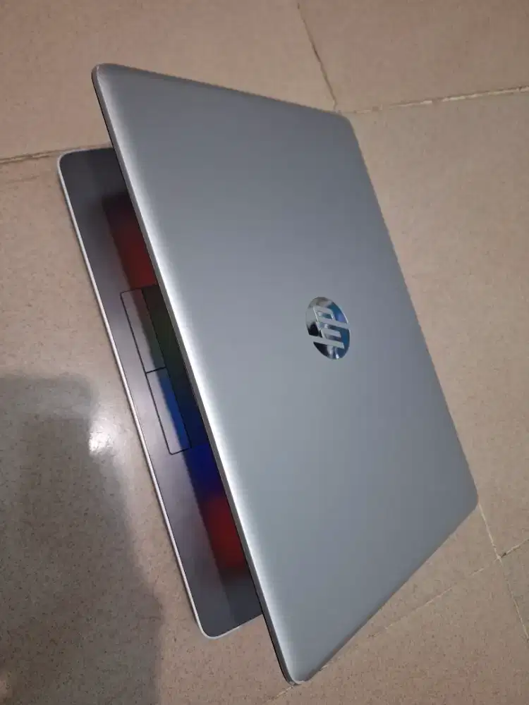 Bismillah dijual laptop hp14 slim A4 ram 8gb ssd 256gb siap pakai