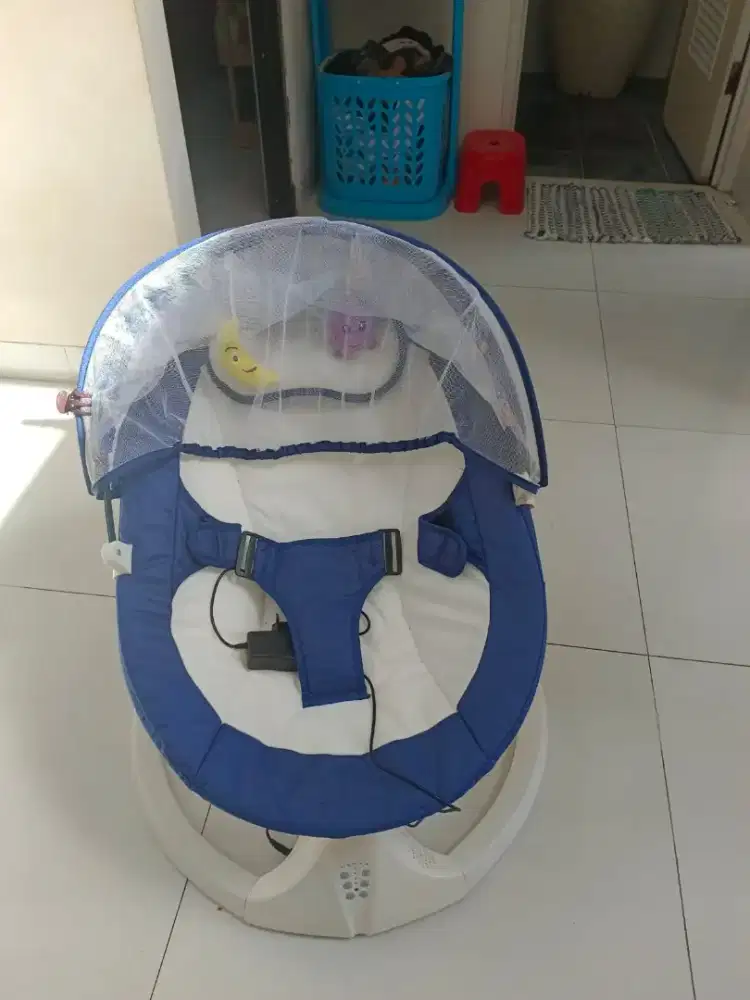 TOPBORN KURSI GOYANG LISTRIK