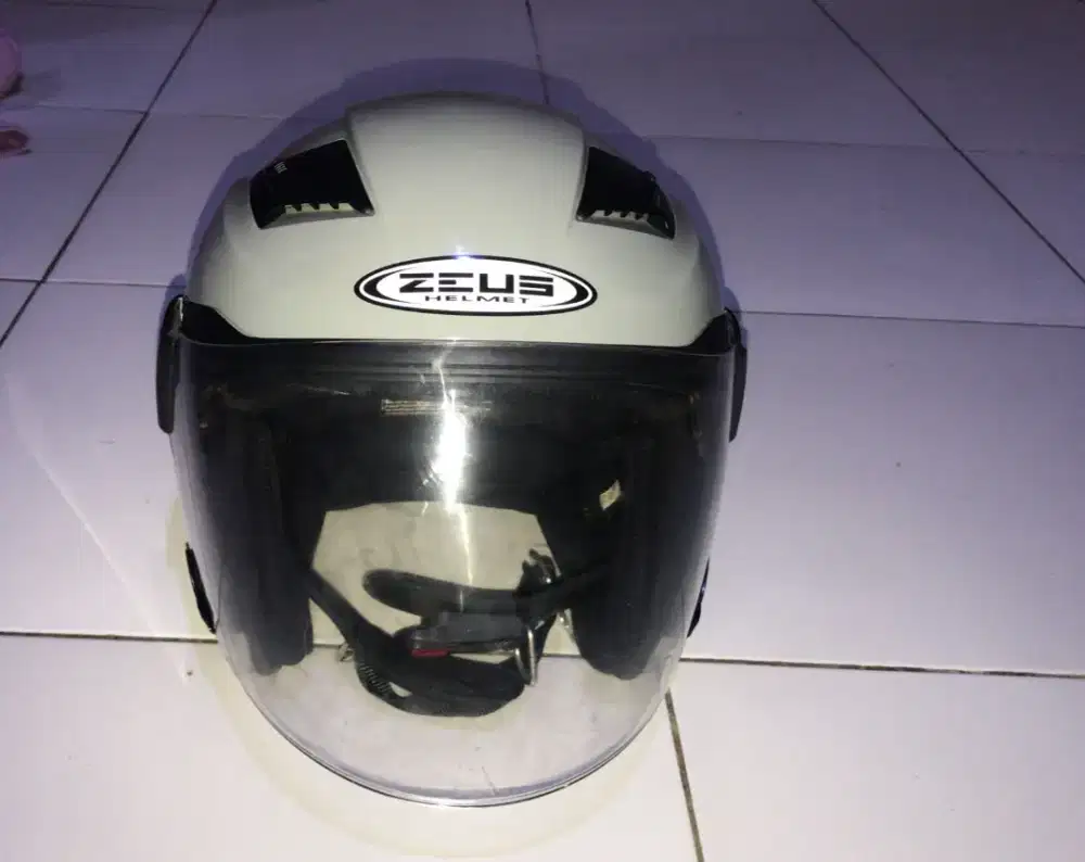 Helm Zeus ZS611