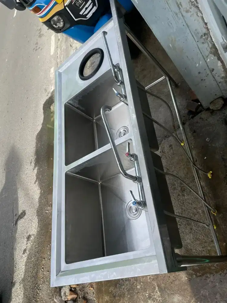 Double Sink + Double Faucet Hot n Cold + Trash Hole + Grease Trap