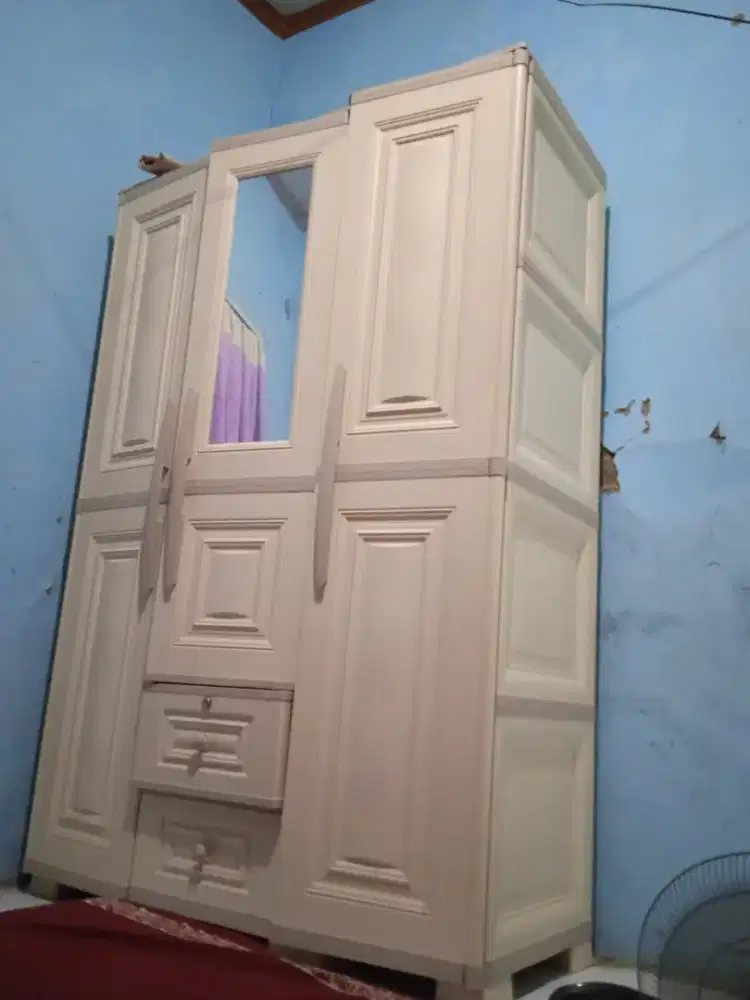 Lemari plastik 3 pintu & cabinet