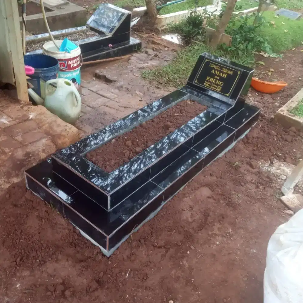 Batu nisan dan prasasti