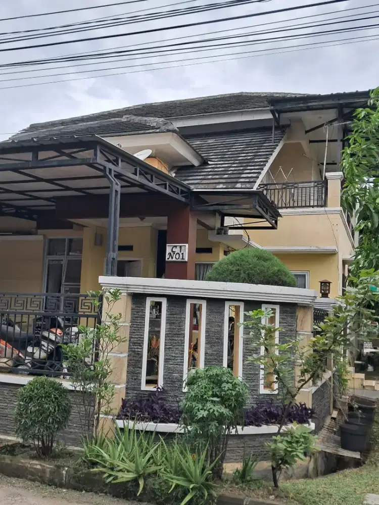 Over kredit Rumah 2 Lantai Kristal Garden Residence Cibinong