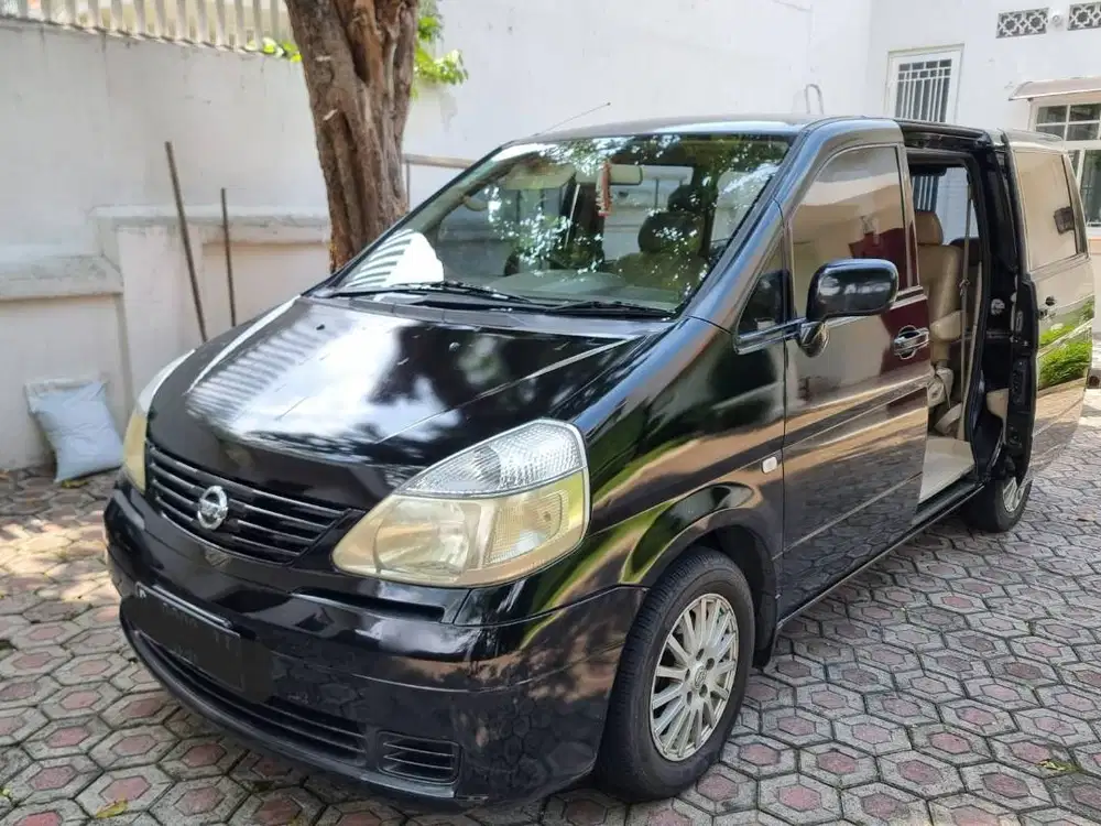 Dijual Nissan Serena kondisi prima
