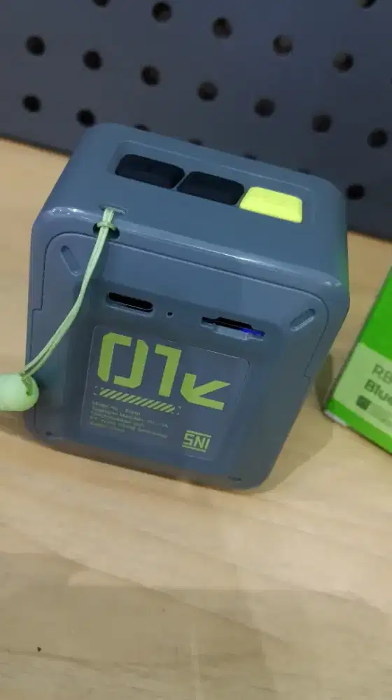 SPEAKER BLUETOOTH PORTABEL