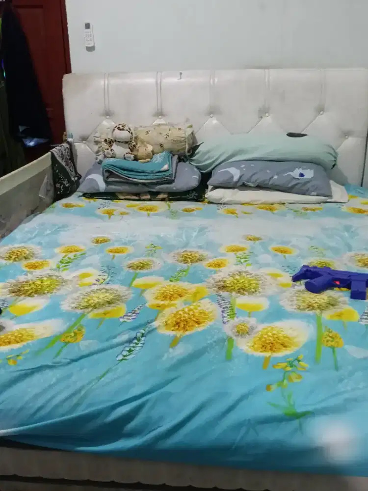 Set Spring Bed dan Dipan