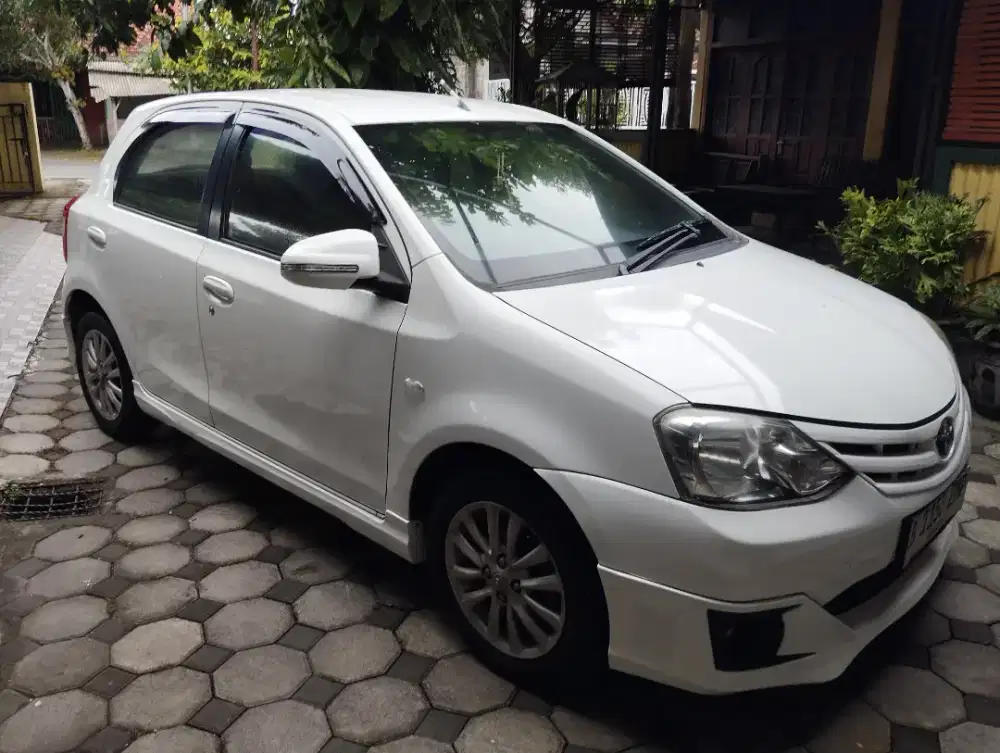 Toyota Etios valco G MT