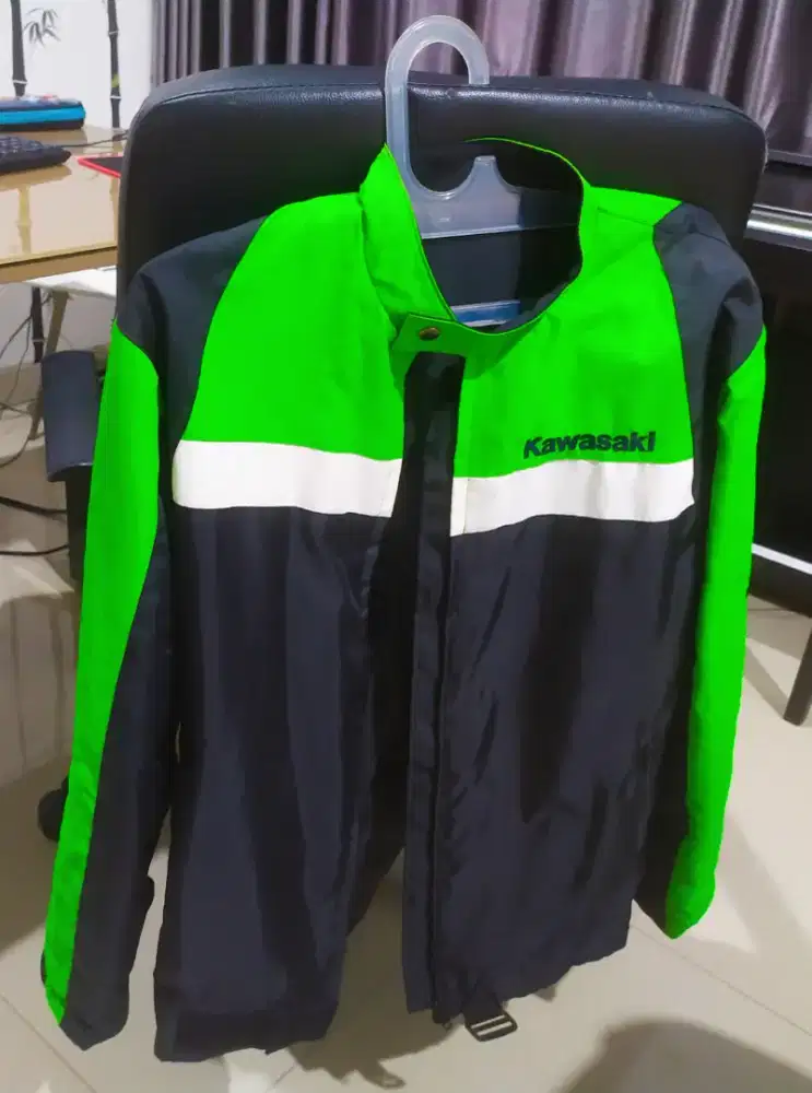 Jual jaket Kawasaki Ninja ori hanya 1-2 kali pakai