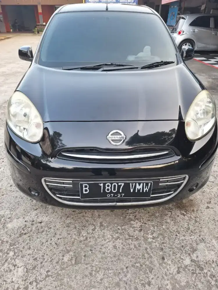 Jual nissan march Hitam 2017