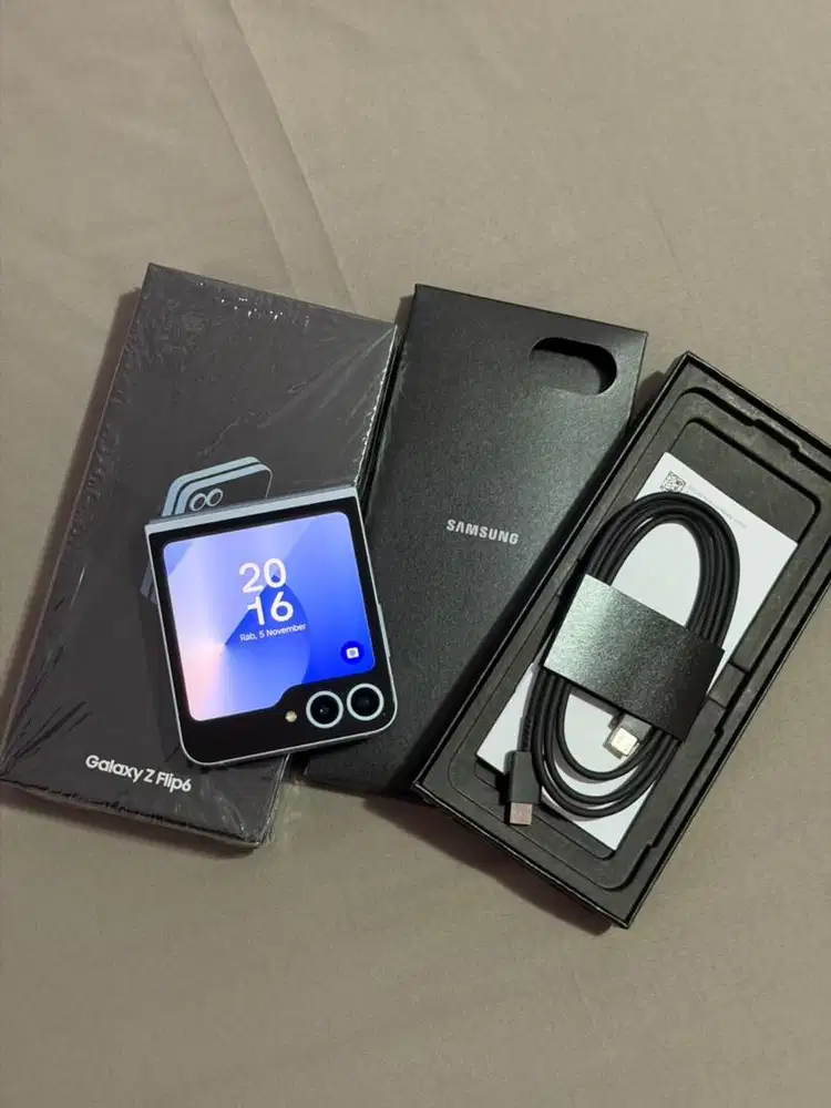 SAMSUNG Z FLIP 6, RAM 12 GB - 512 GB