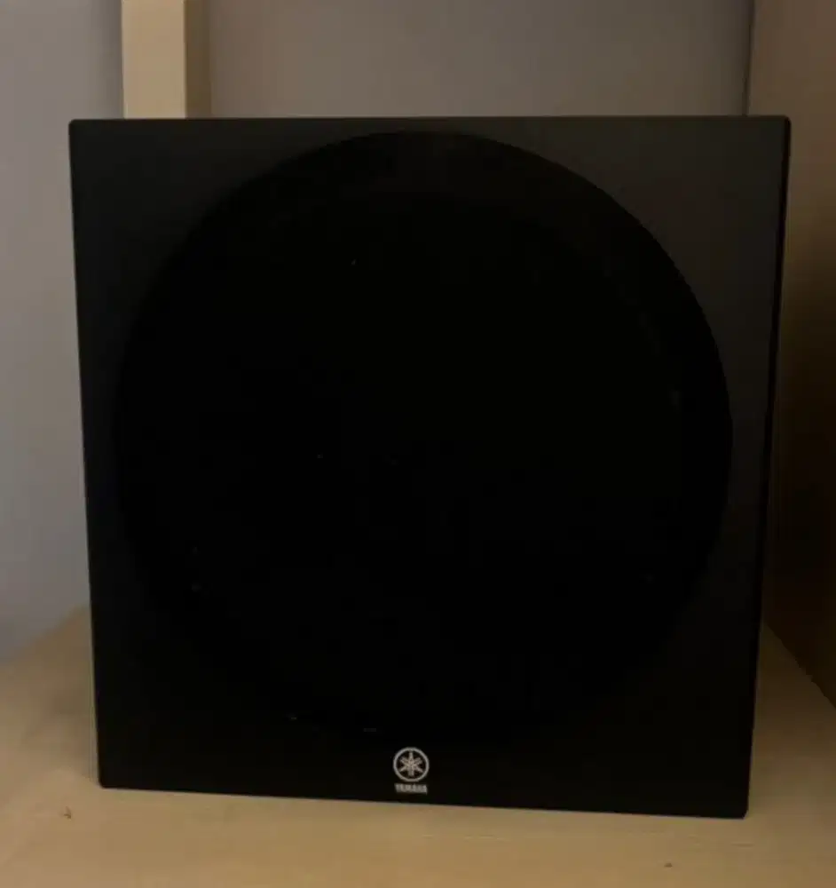 Subwofer aktif yamaha yst sw012 (8 inc)
