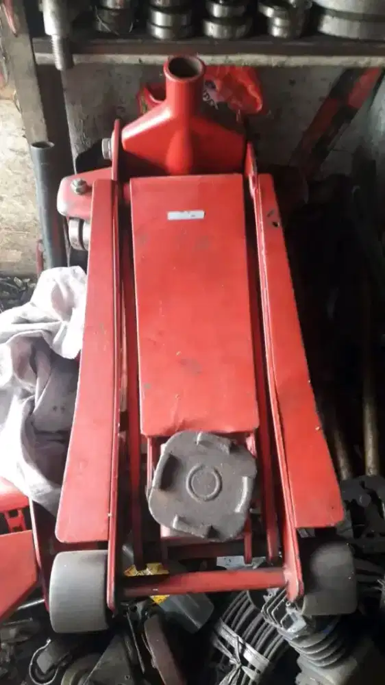 Dongkrak buaya 3 ton