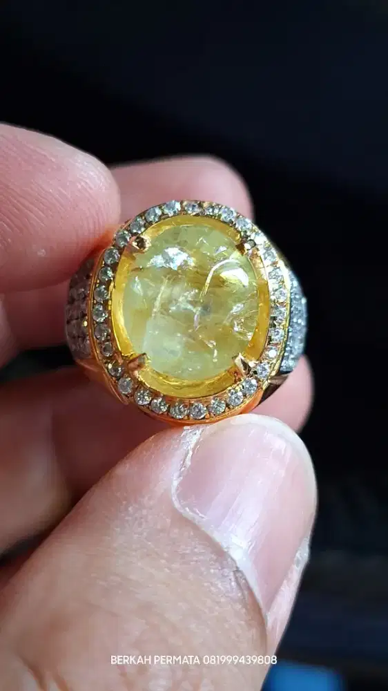 Yellow sapphire srilanka / mirah cempaka ceylon
