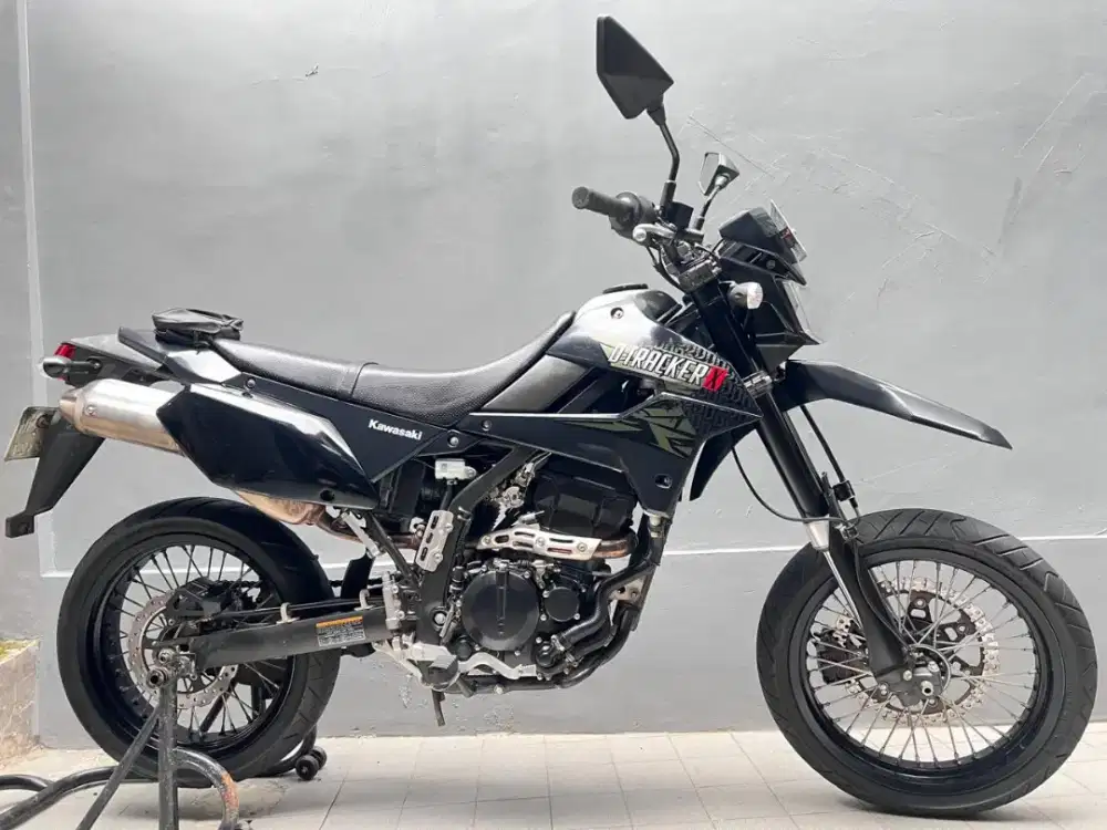 DIJUAL CEPAT !! KAWASAKI DTRACKER X 250 TAHUN 2022 SUPER LIKE NEW