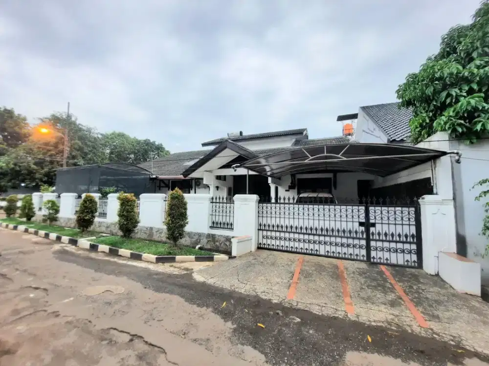 Rumah Jatiwaringin Pondok Gede Bekasi 400m2 3 kamar 2 lantai Bagus Siap huni bersih dan asri lantai marmer