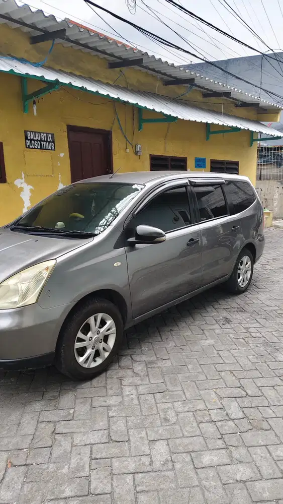 Nissan Grand livina 2011 Bensin