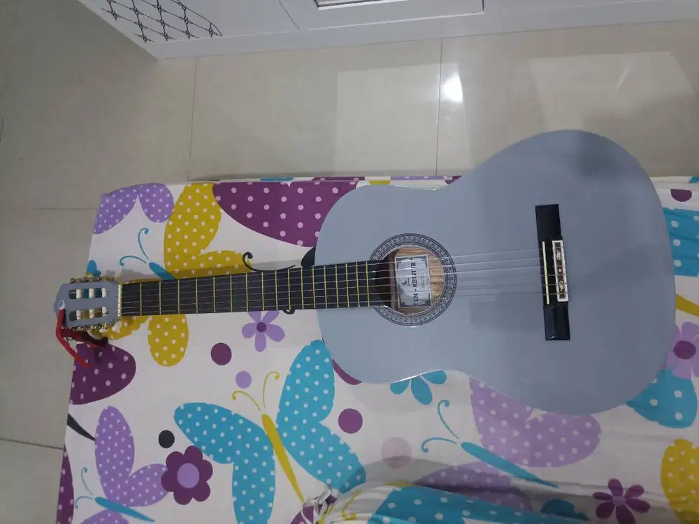 di jual gitar classic second abu abu