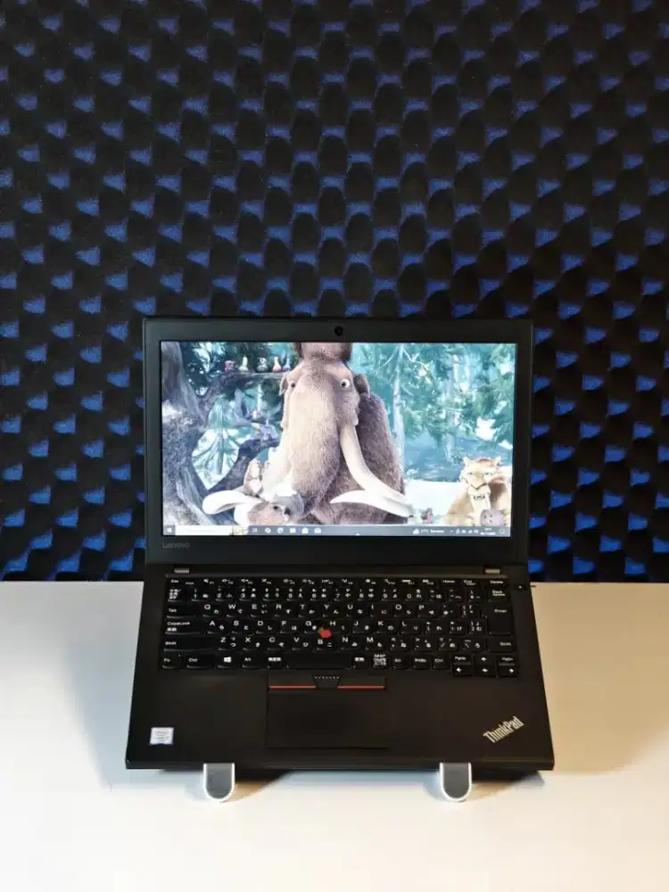 Lenovo ThinkPad X260
Intel Core i5-6300U | RAM 8GB | SSD 256GB