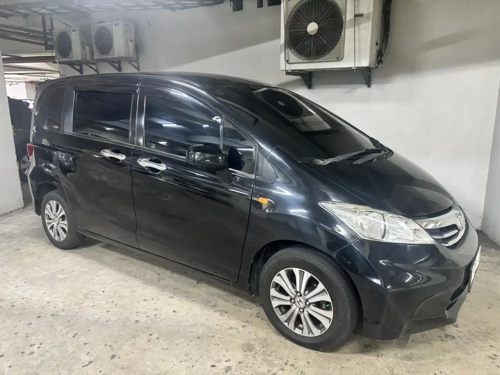 Honda Freed 2010 Bensin