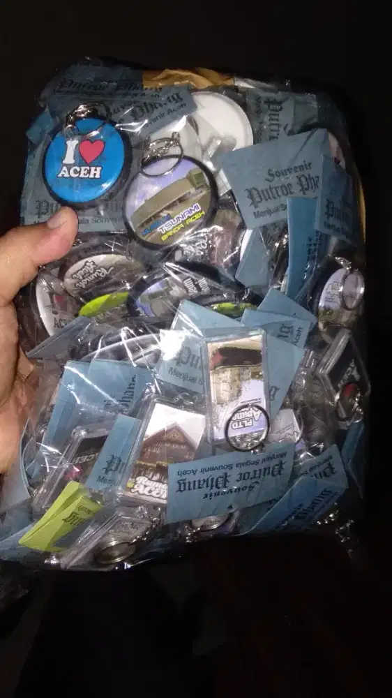 Bismillaah dijual gantungan kunci aceh, bahan akrilik dan dove