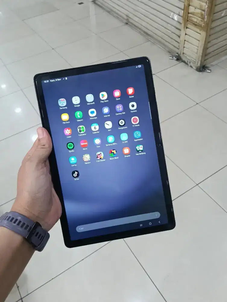 Lenovo legion tab snapdragon 8 gen 3 Ram 16gb internal 512gb juara