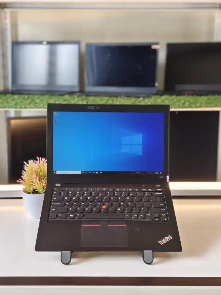 Lenovo ThinkPad X280
Intel Core i3-8130U | RAM 8GB | SSD 256GB