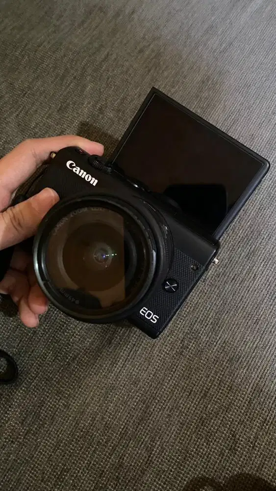 FOR SALE CANON EOS M100