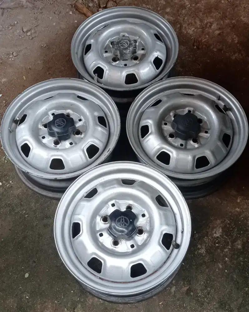 Velg kaleng toyota Starlet