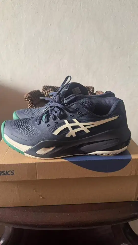 Dijual Sepatu Asics Resolusions X msh mulus jarang dipake