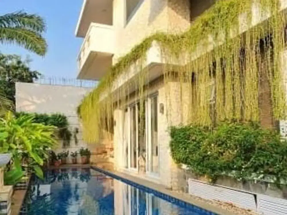rumah citragran mewah tanah luas swimming pool
