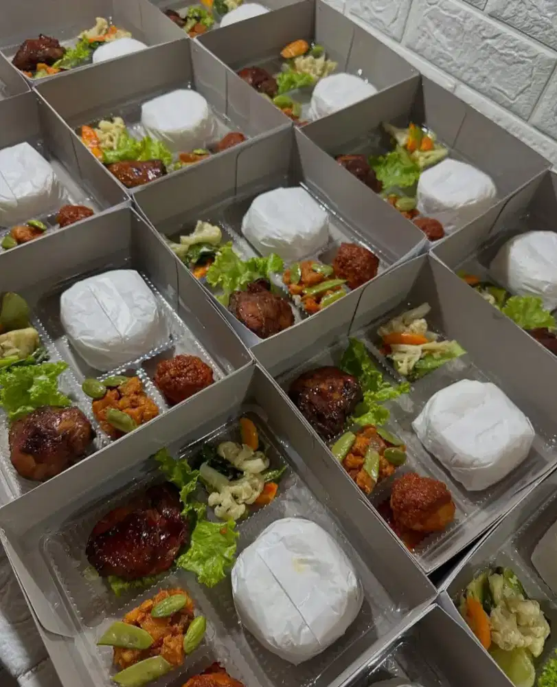 Menerima Catering makanan