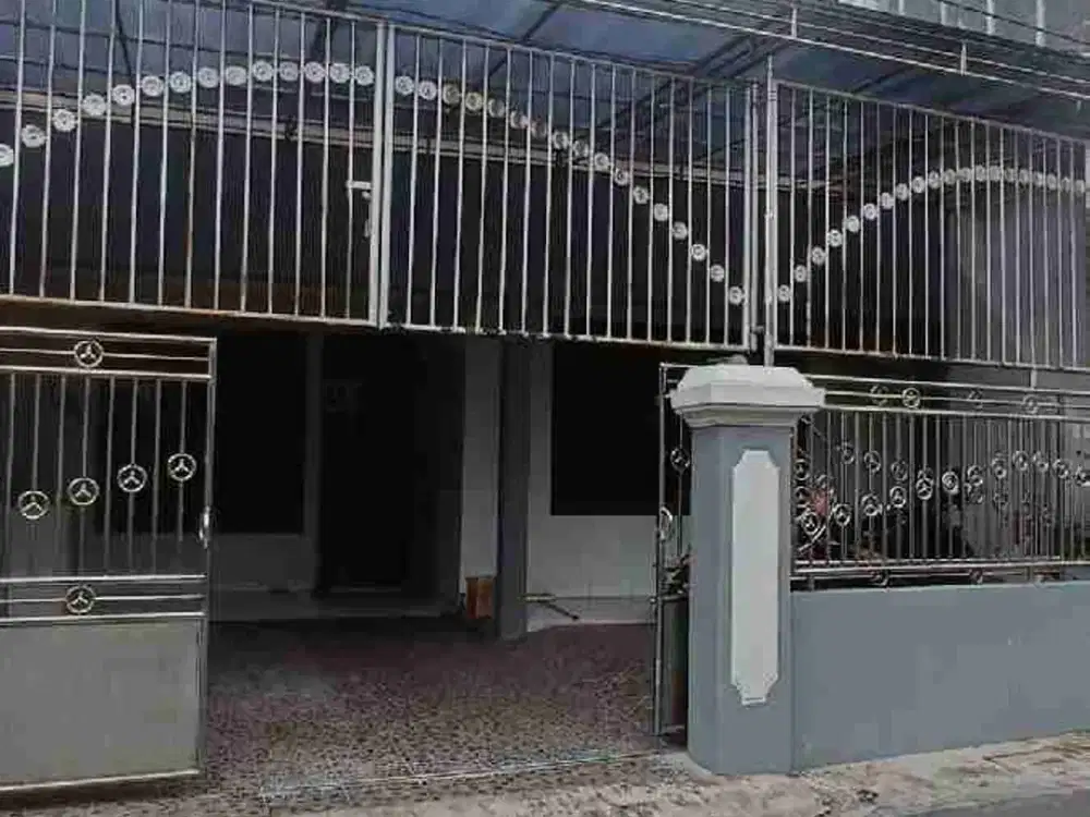 Disewakan Rumah 1 Lt di Srengseng Jakbar Lt 180 m2 lb 180 m2 ada 3+1 kt 2+1 km hadap Barat, air tanah jetpump