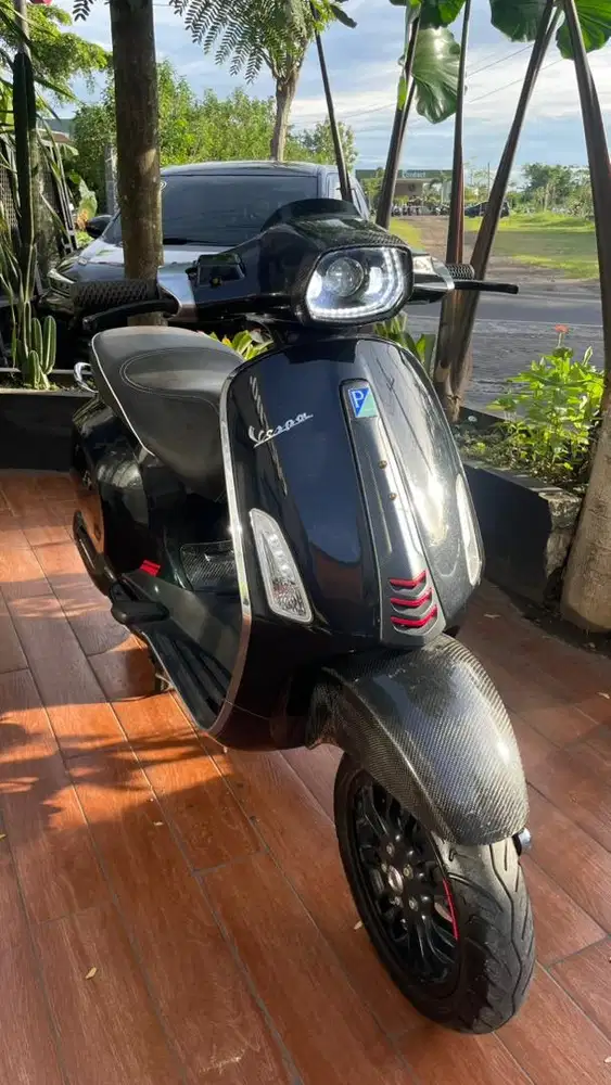Vespa Sprint Carbon Limited 2018
