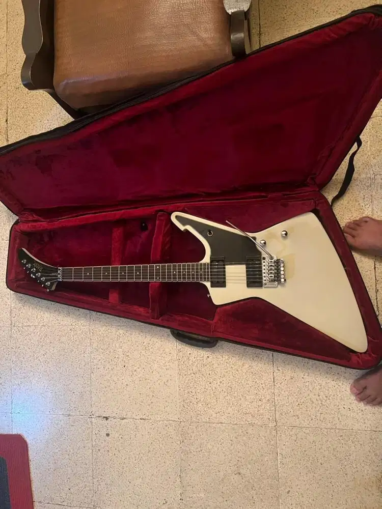 Gitar Radix zetta explorer up down tremolo mulusss