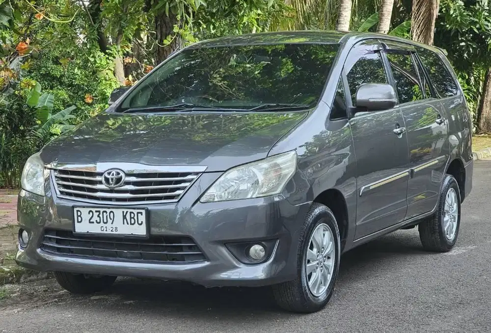 Innova DIESEL matic 2013 nik.2012 toyota