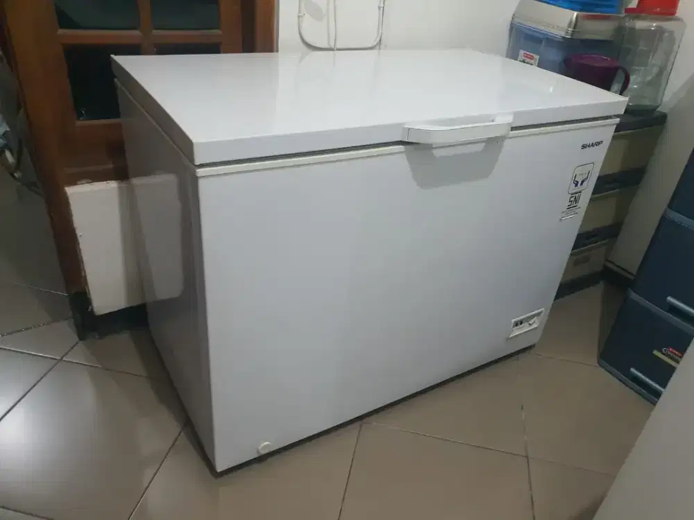 Chest Freezer / Peti Pendingin
Sharp FRP 310 ~ 282 lt ~ Key Lock