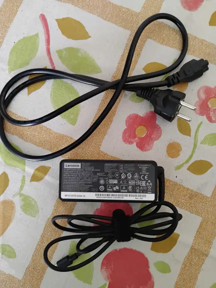 Adaptor Charger Lenovo 65 watt