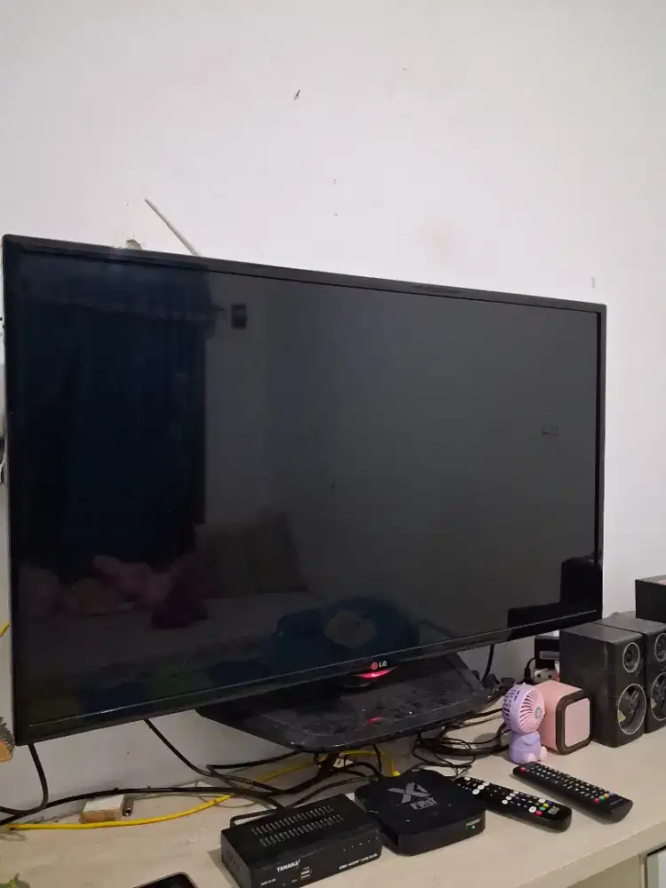 TV LG 43 inch 42 LED