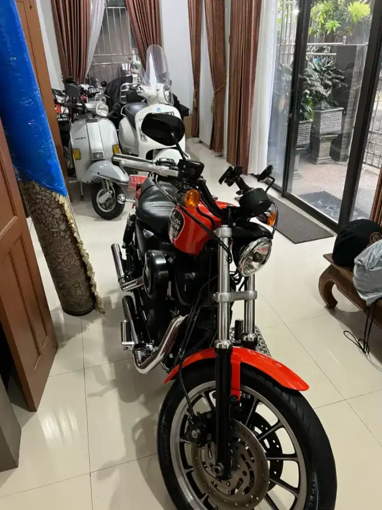 Harley-Davidson Sportster XL 883R