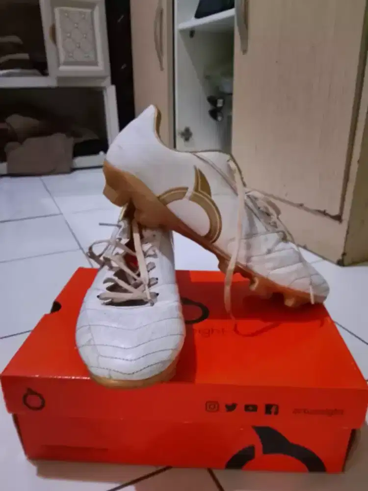 Sepatu bola ORTUS MIRAGE FG