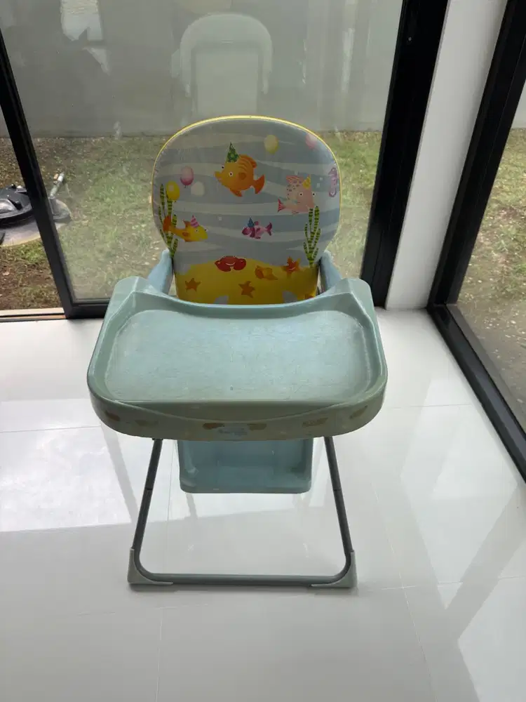 Preloved baby chair