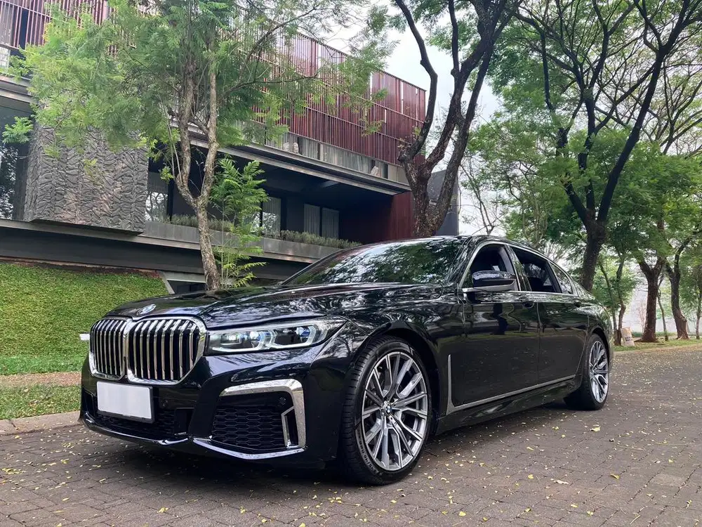 Best Item BMW 740li G12 B58 Luxury 2016 Hitam DP Ringan Bunga 0% BMW